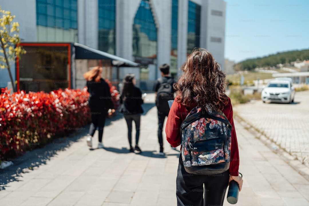 8 US Universities With 100% Scholarships + No Application Fees