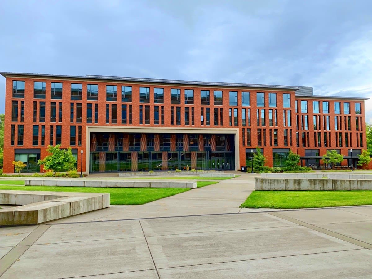 10 Universities with High Acceptance Rates & Full Funding for International Students (Part 3)